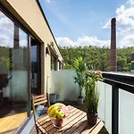 Apartment With 4 Bedrooms